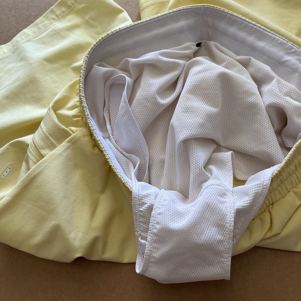 Lululemon Swim Short 7” InseamLined Butter Cream Yellow Men’s Size Medium - Picture 9 of 9